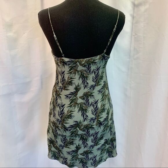 𝅺ARITZIA Wilfred free green leaf tropical spaghetti strap Vivienne dress Sz Xs - Picture 4 of 11